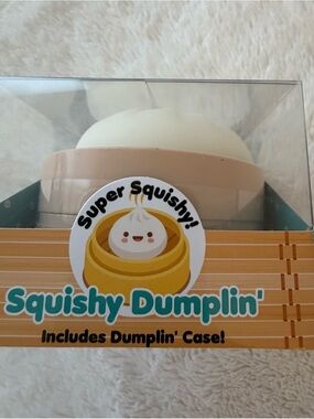 Squishy Dumplin' Super Squishy Dumpling Toy Cream & l Light Brown in case NWT